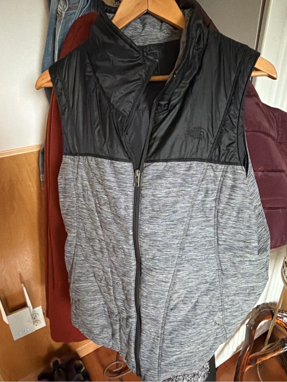 The North Face Pseudio Vest Women’s XL Gray Black